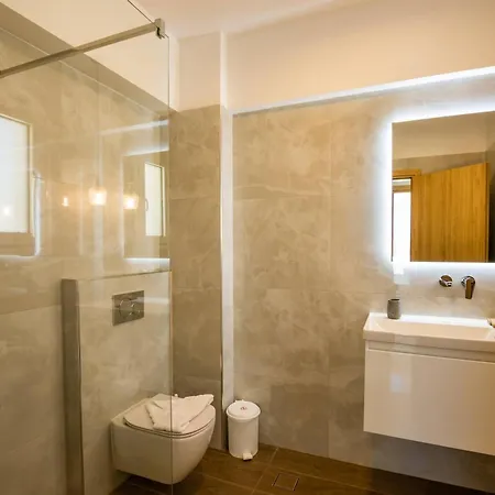 Punta Mare فندق 3*